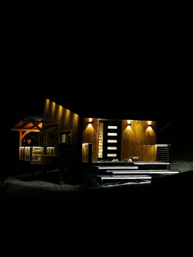 Moodysun Studio, Remote Tiny Home コマルニク エクステリア 写真