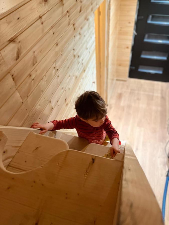 Moodysun Studio, Remote Tiny Home コマルニク エクステリア 写真