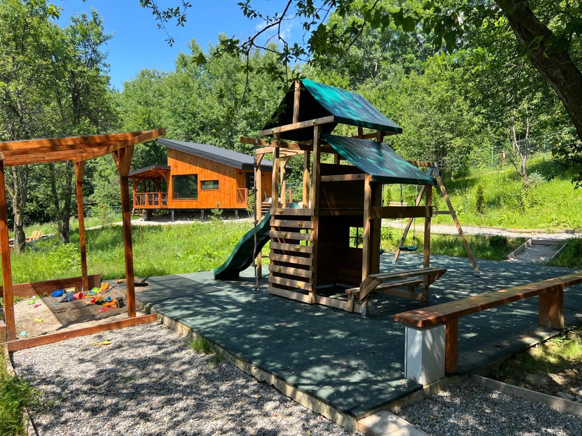 Moodysun Studio, Remote Tiny Home コマルニク エクステリア 写真